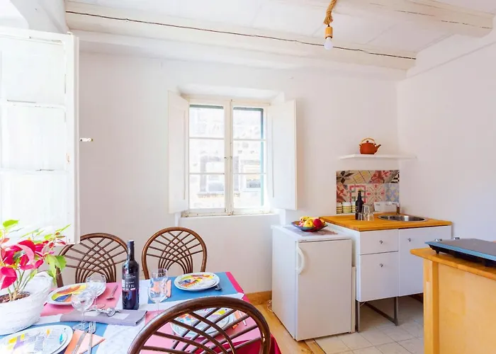 Summer Dream Old City Apartment